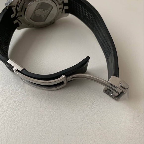 Tag Heuer Aquaracer Black and Silver Watch - Picture 4 of 8